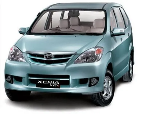 Mobil Daihatsu Xenia Bekas Warna Biru Kulit Telur