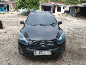 Mazda 2 Sedan 2011 di Lelang